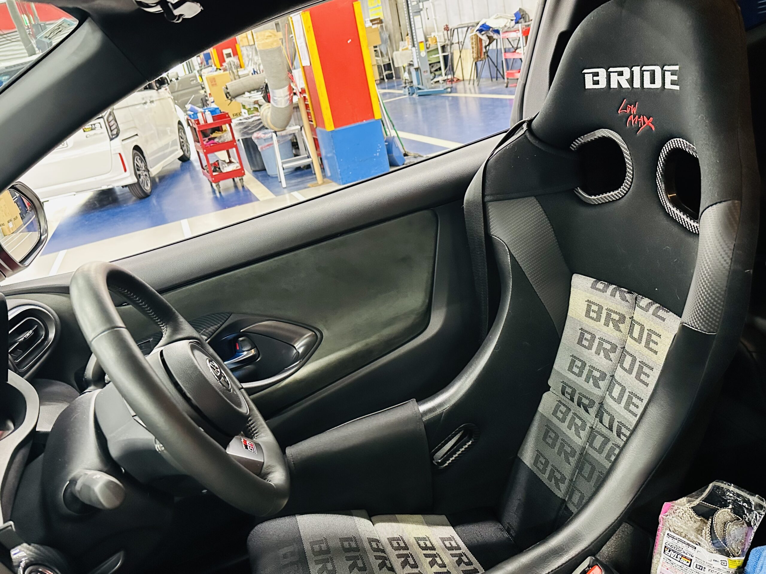 GRヤリスにbride取り付け