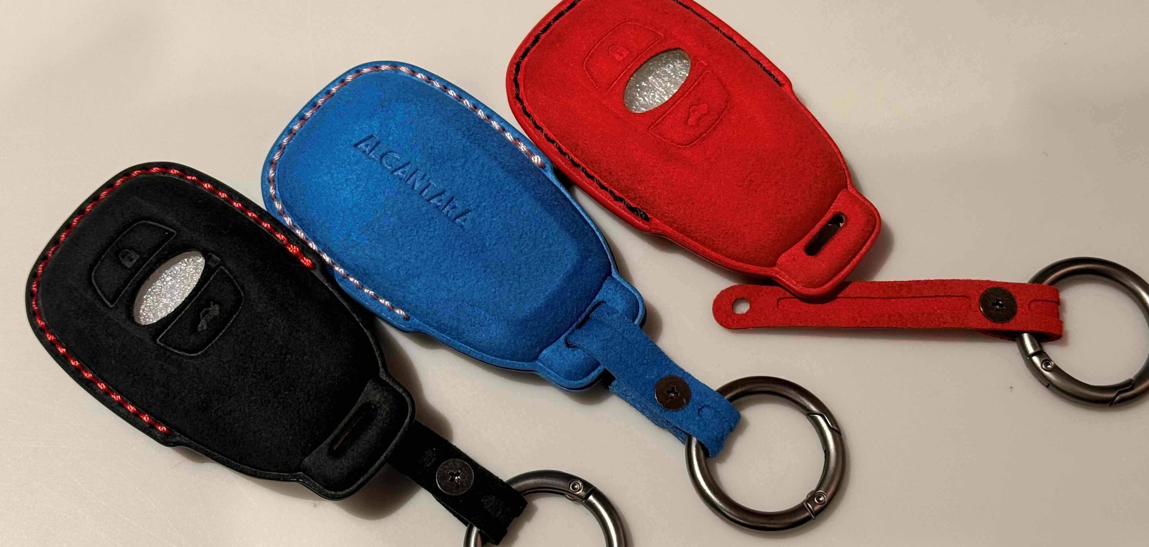 ALCANTARAキーケース