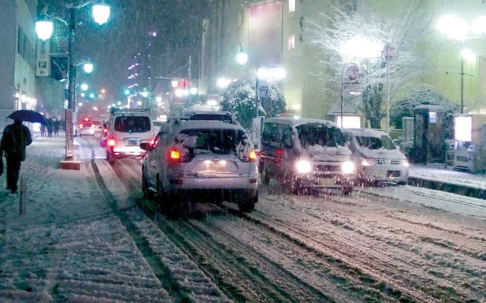 大雪のとき、車はどうする？？　～車の大雪対策をご紹介～