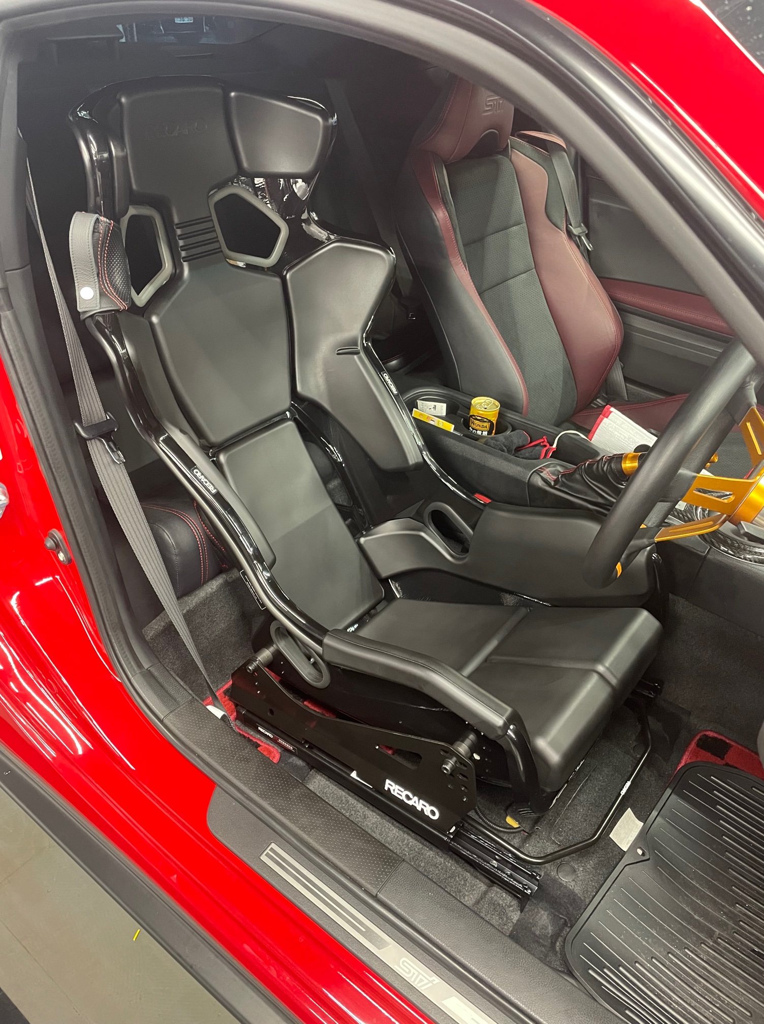 BRZにRECARO | A PIT AUTOBACS