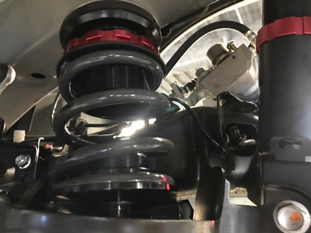 ZC33Sスイフトスポーツ リアにHALピロマウント装着 | A PIT AUTOBACS