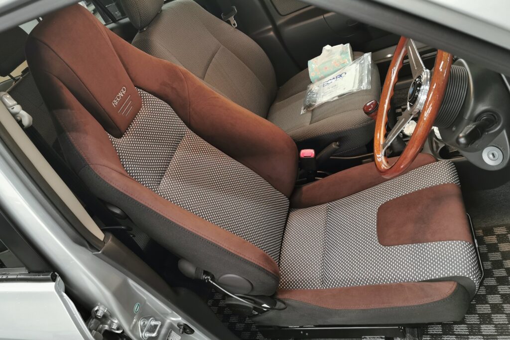 サクシード×RECARO LX-F WU110H | A PIT AUTOBACS