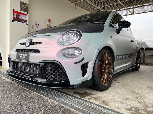 デモカー アバルト筑波サーキット走行