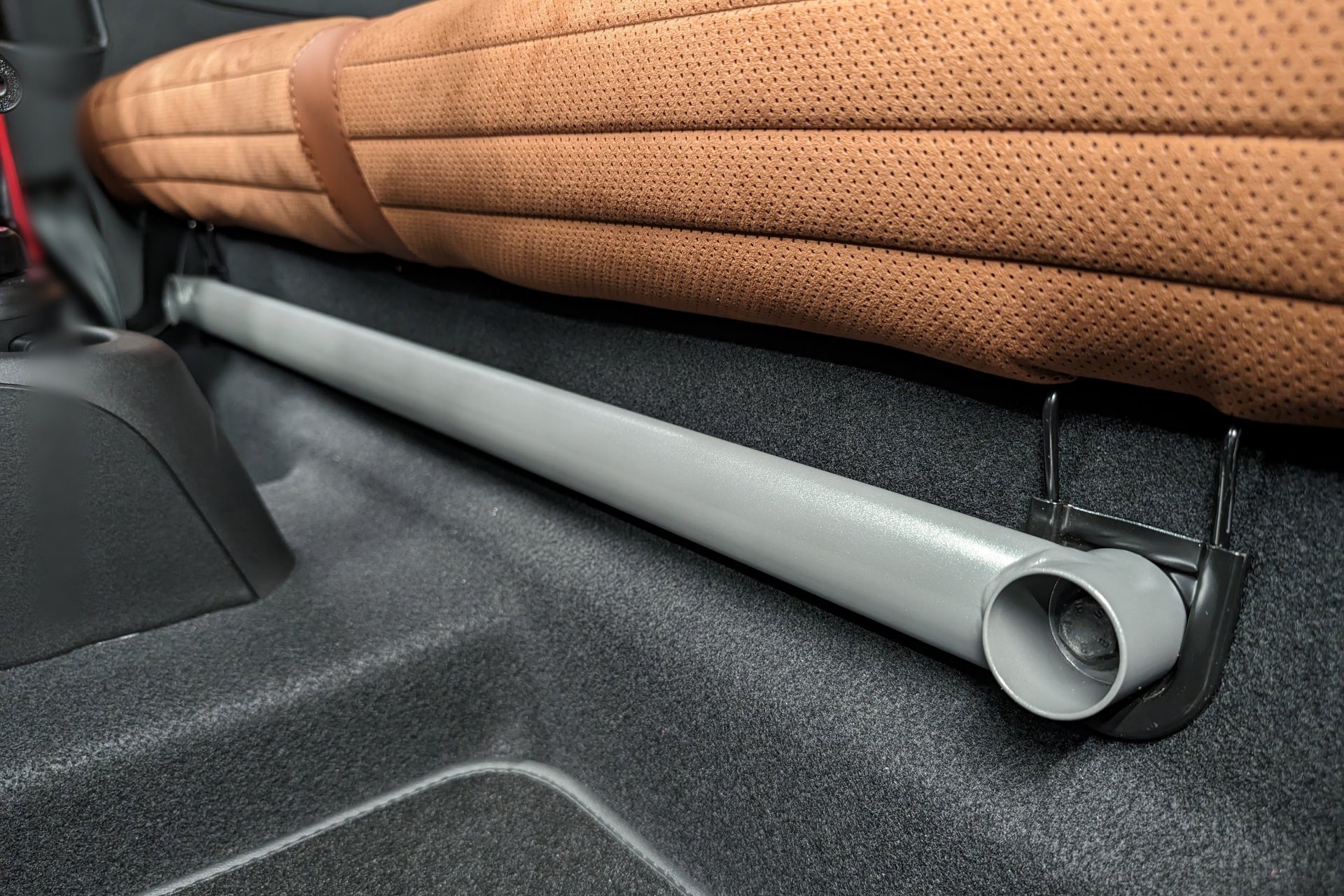 ABARTH595にラヴォーノセンターブレース