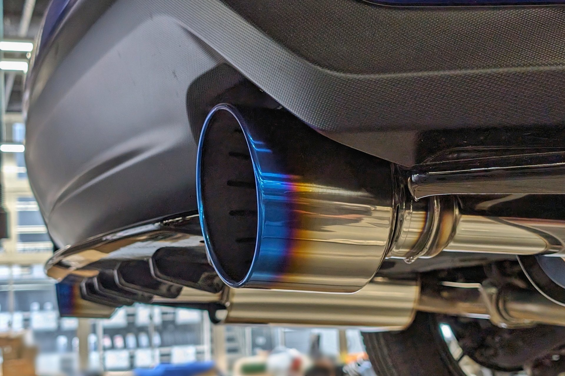 レヴォーグにHKS スーパーターボマフラー