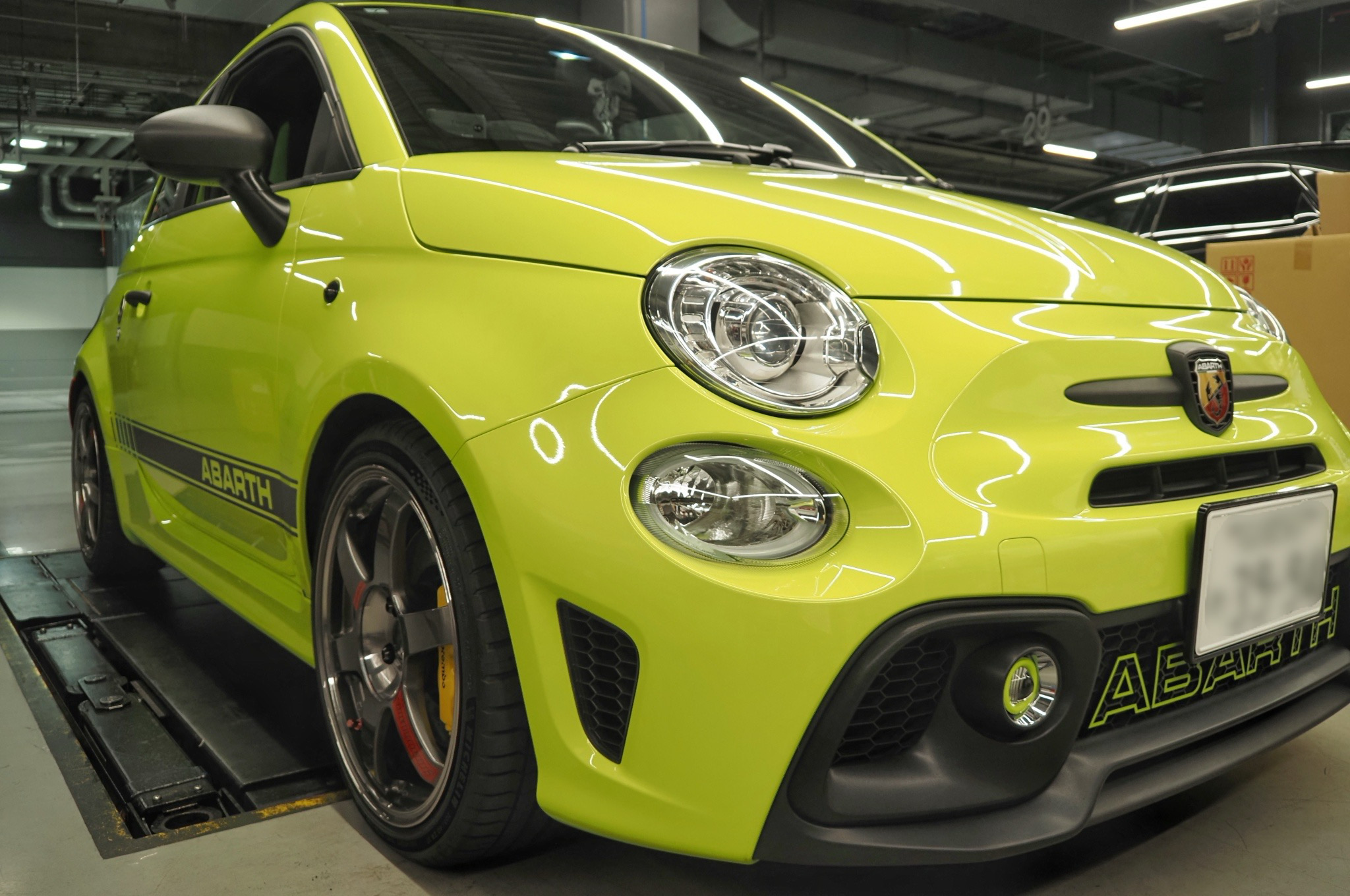 ABARTH595にHKS VIITS-EX002