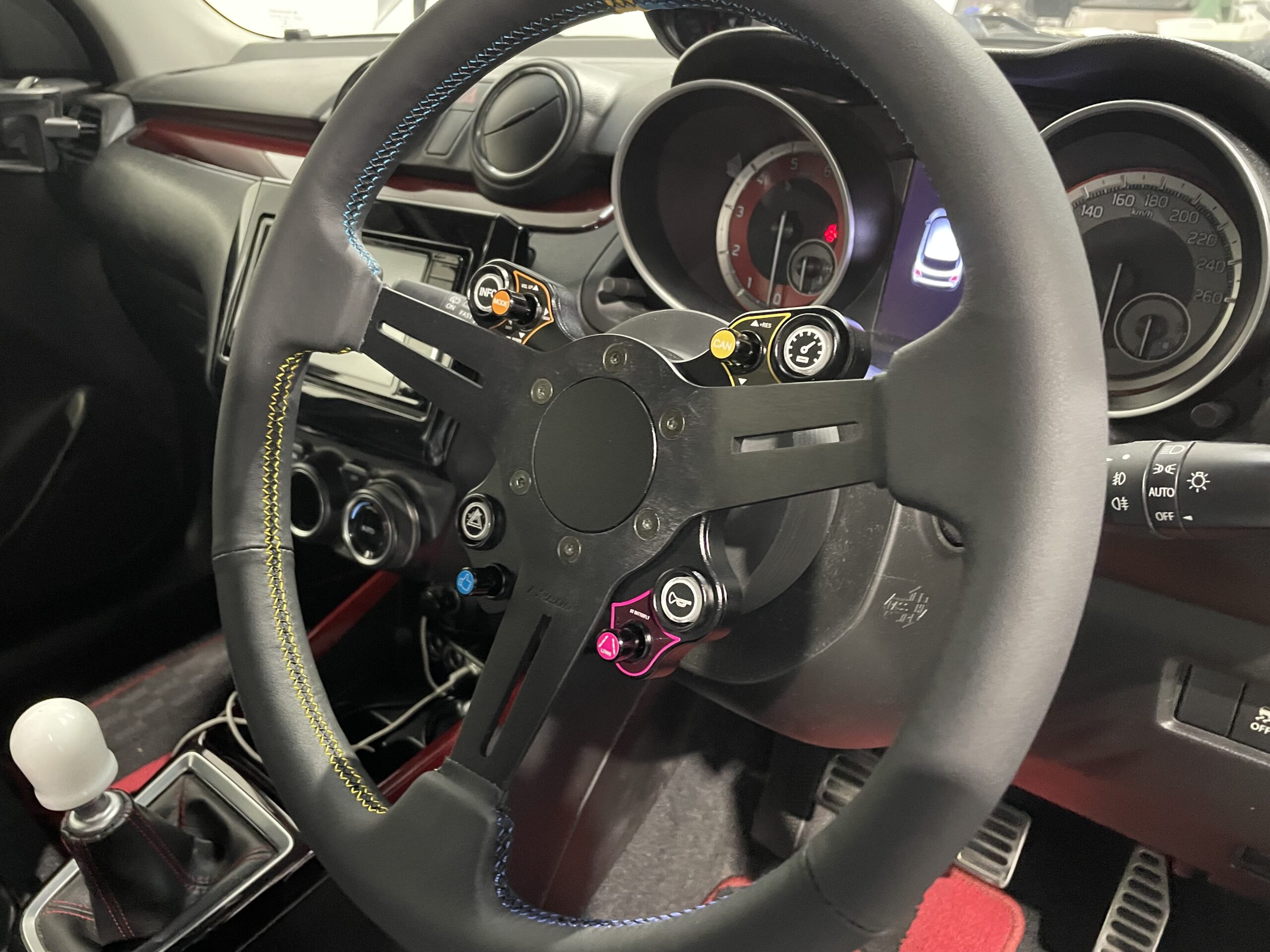 ZC33スイフトスポーツ ST BUTTERFLY | A PIT AUTOBACS