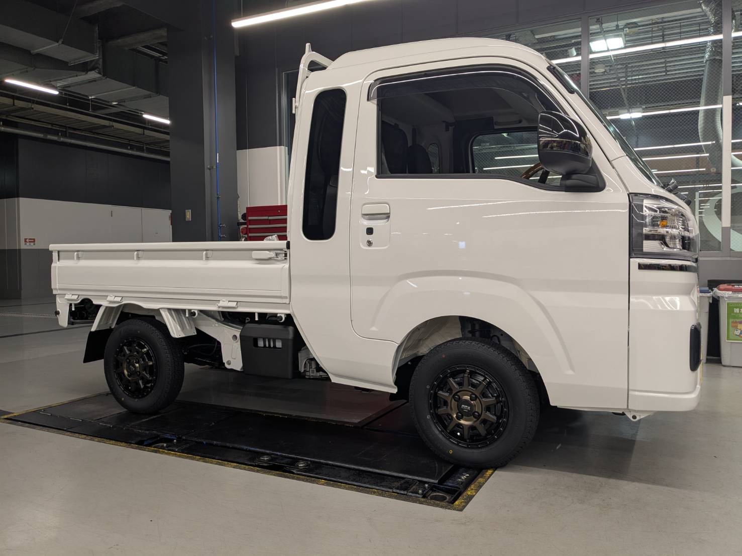 ハイゼットジャンボ×ステアリング、LEDテールランプ、ホイール