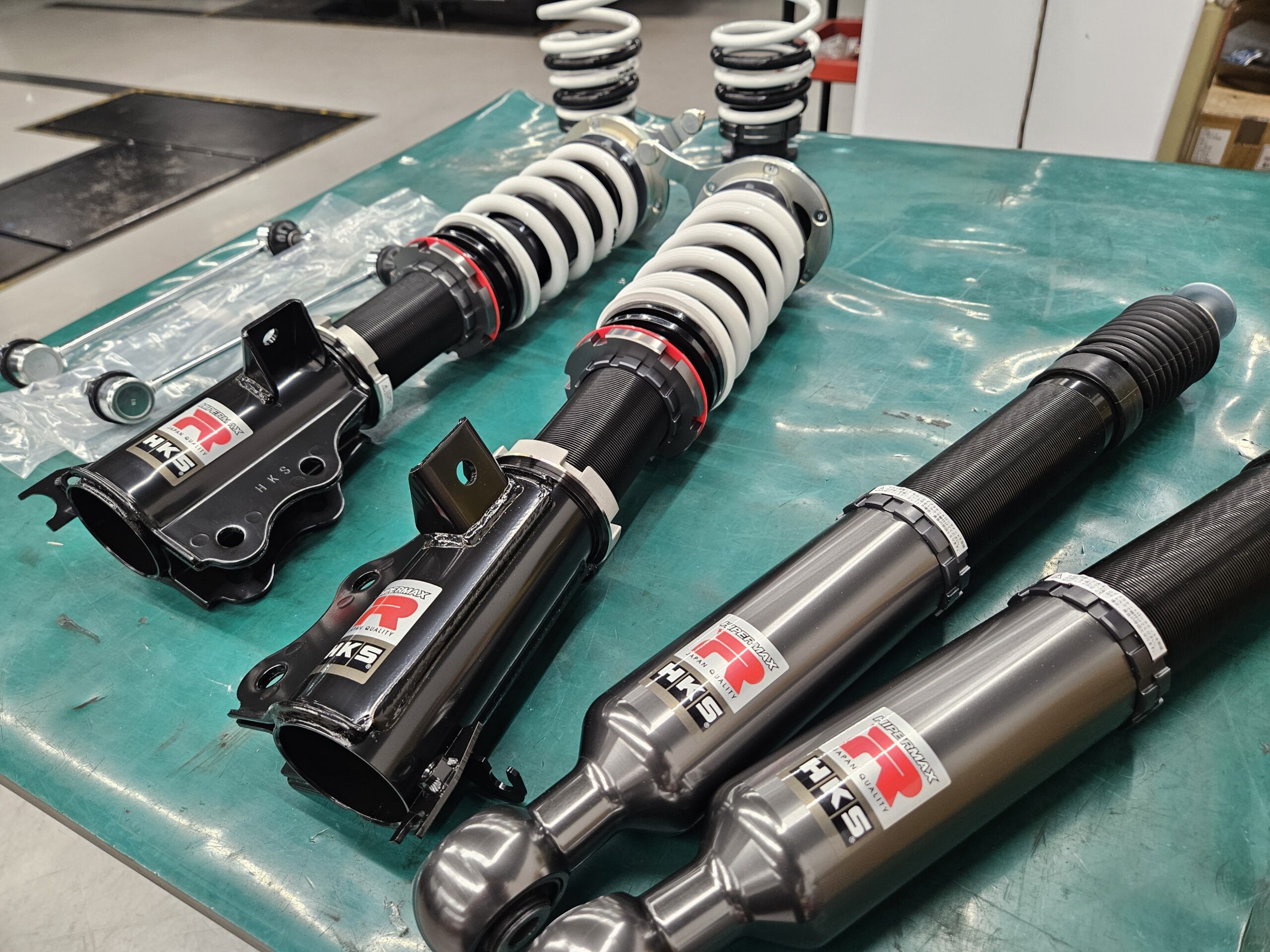 ZC33S SWIFT × HKS HIPER MAX R