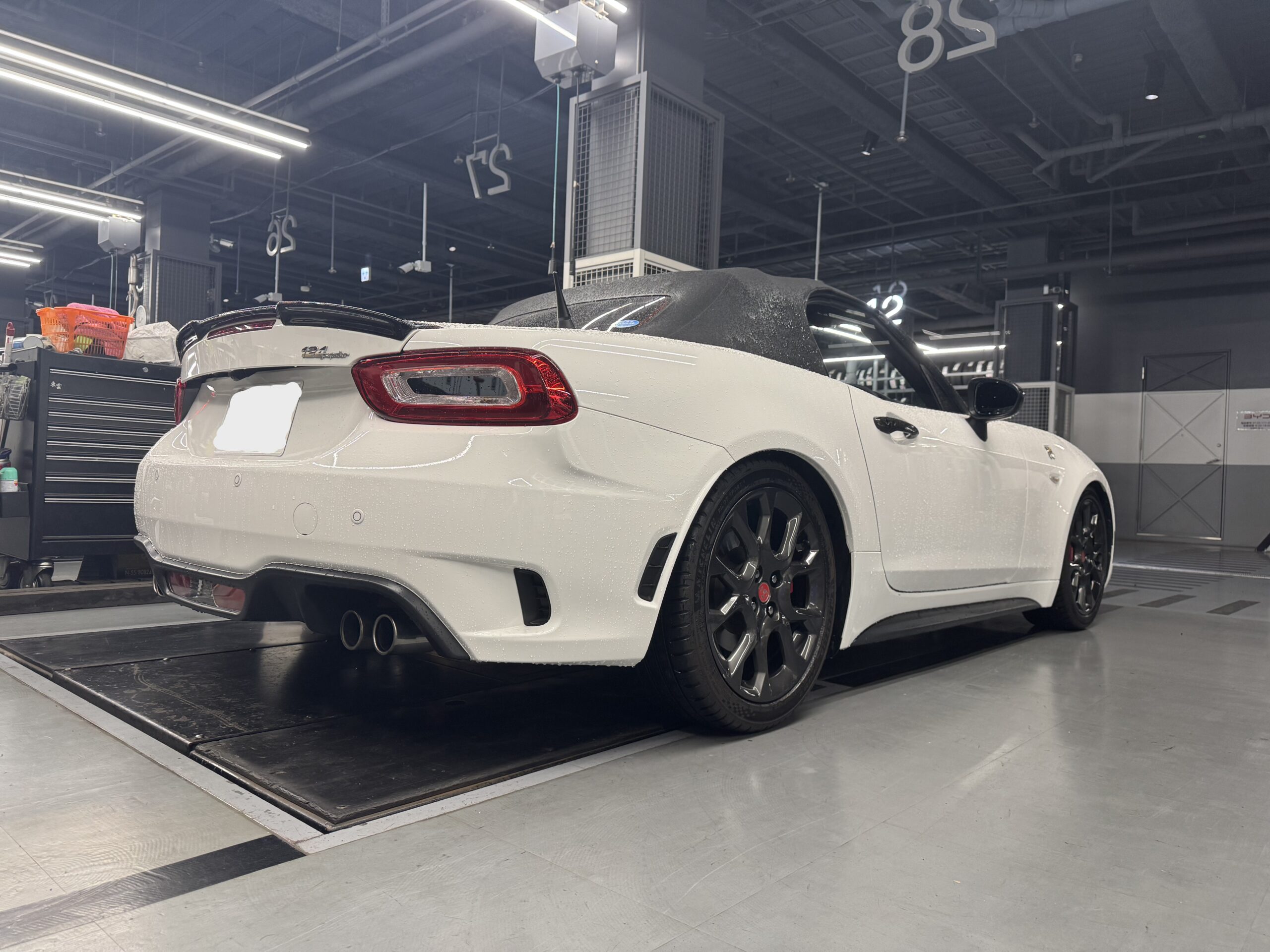 アバルト124スパイダーへHKSハイパーマックスGATESPEC 取付 | A PIT