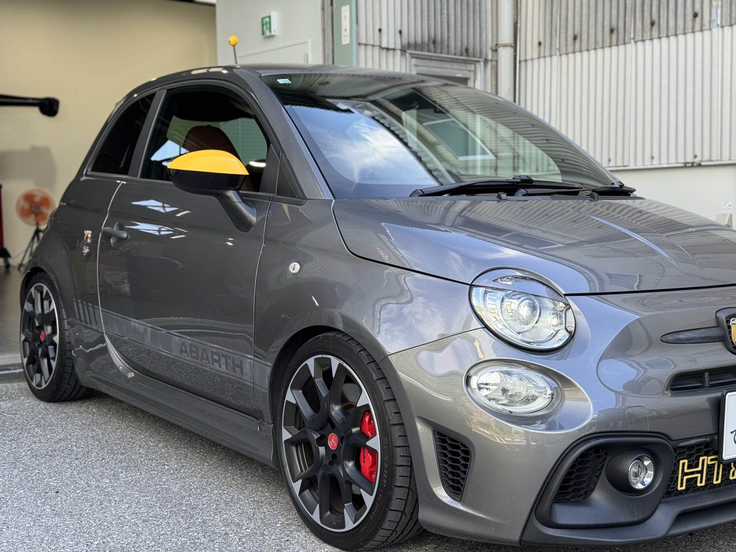 ABARTH595 EVE DESIGN ドアミラーカバーMIMI取付け