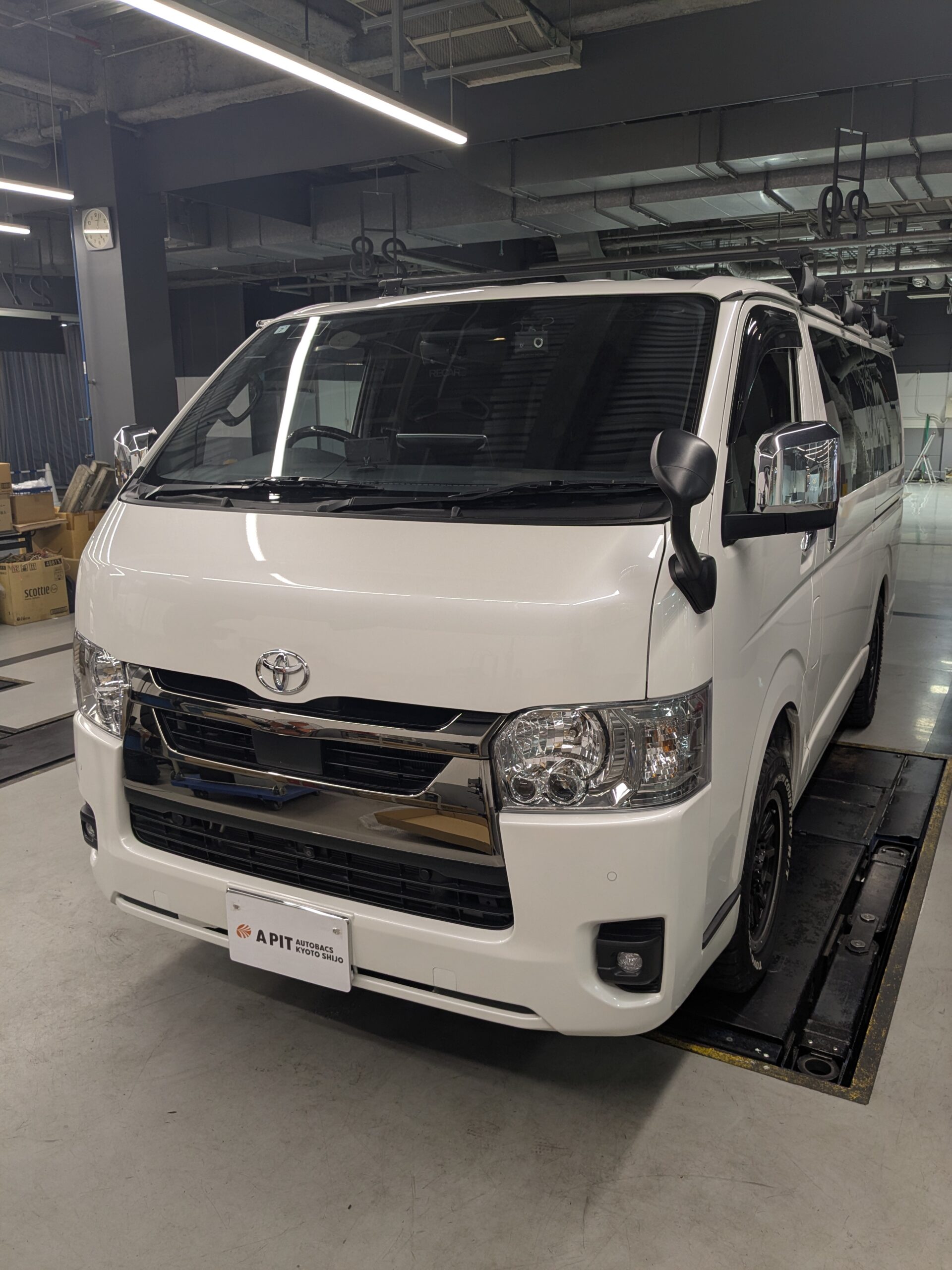 200系ハイエース×RECARO/SR-C/ASM/IS24