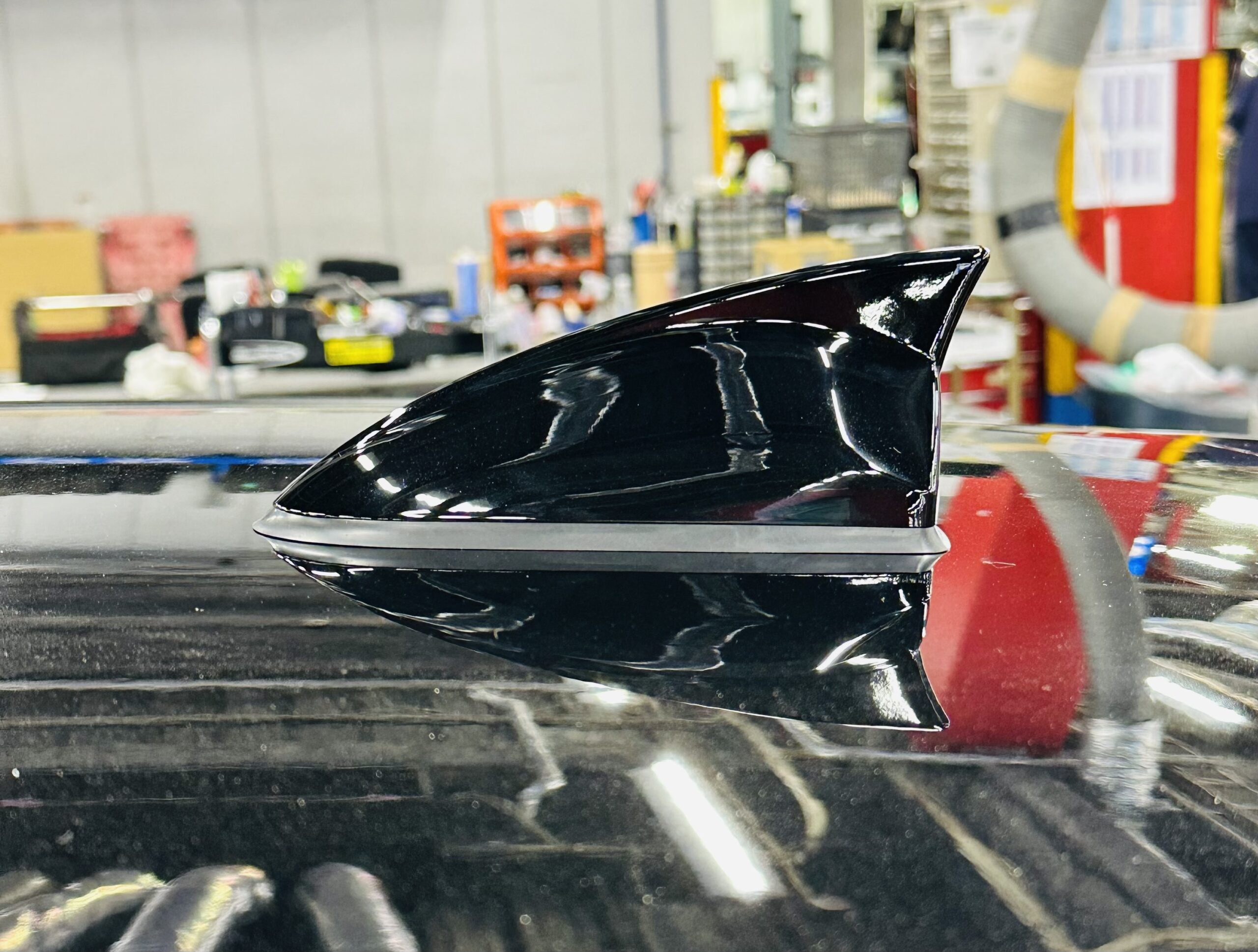 ZC33Sスイスポにsharkアンテナ取り付け