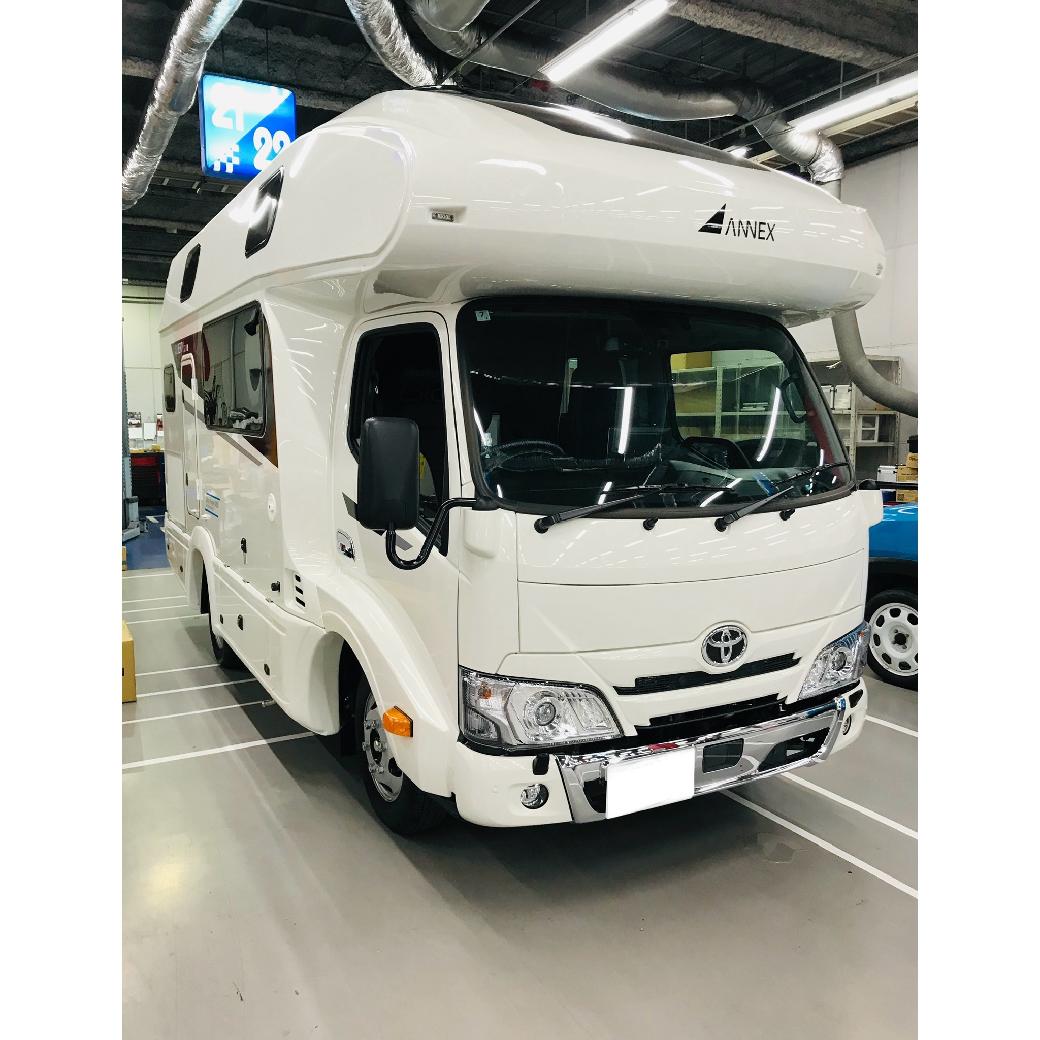 TOYOTAカムロードにbrideシート取り付け