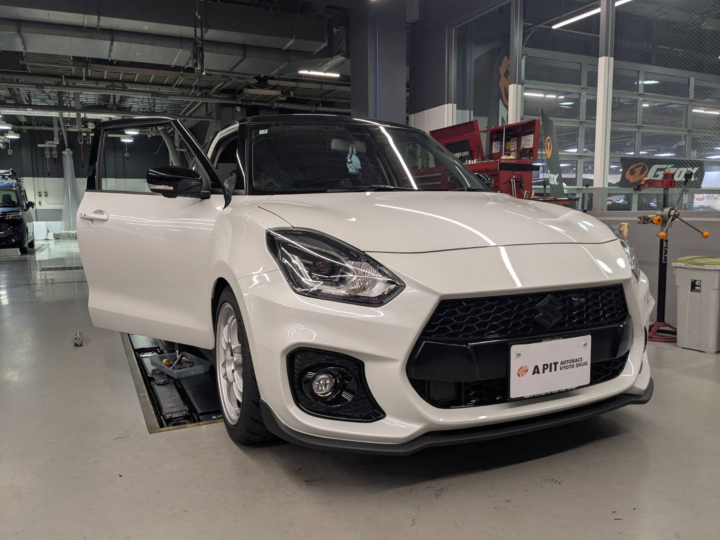 SWIFT ZC33S × GReddyスポーツステアリング with WorksBell SRD Kit