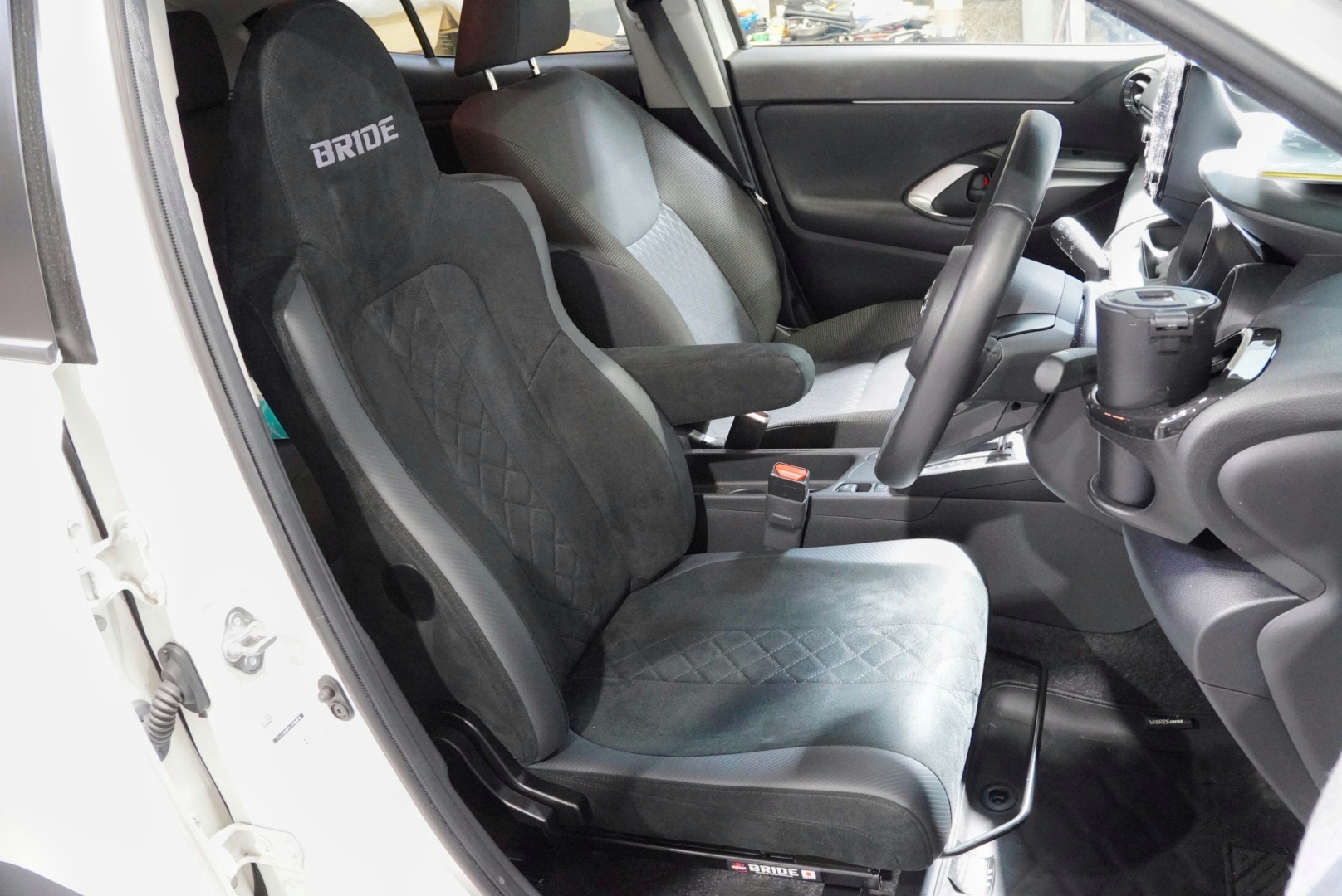 ヤリスクロス×BRIDE ZAOU