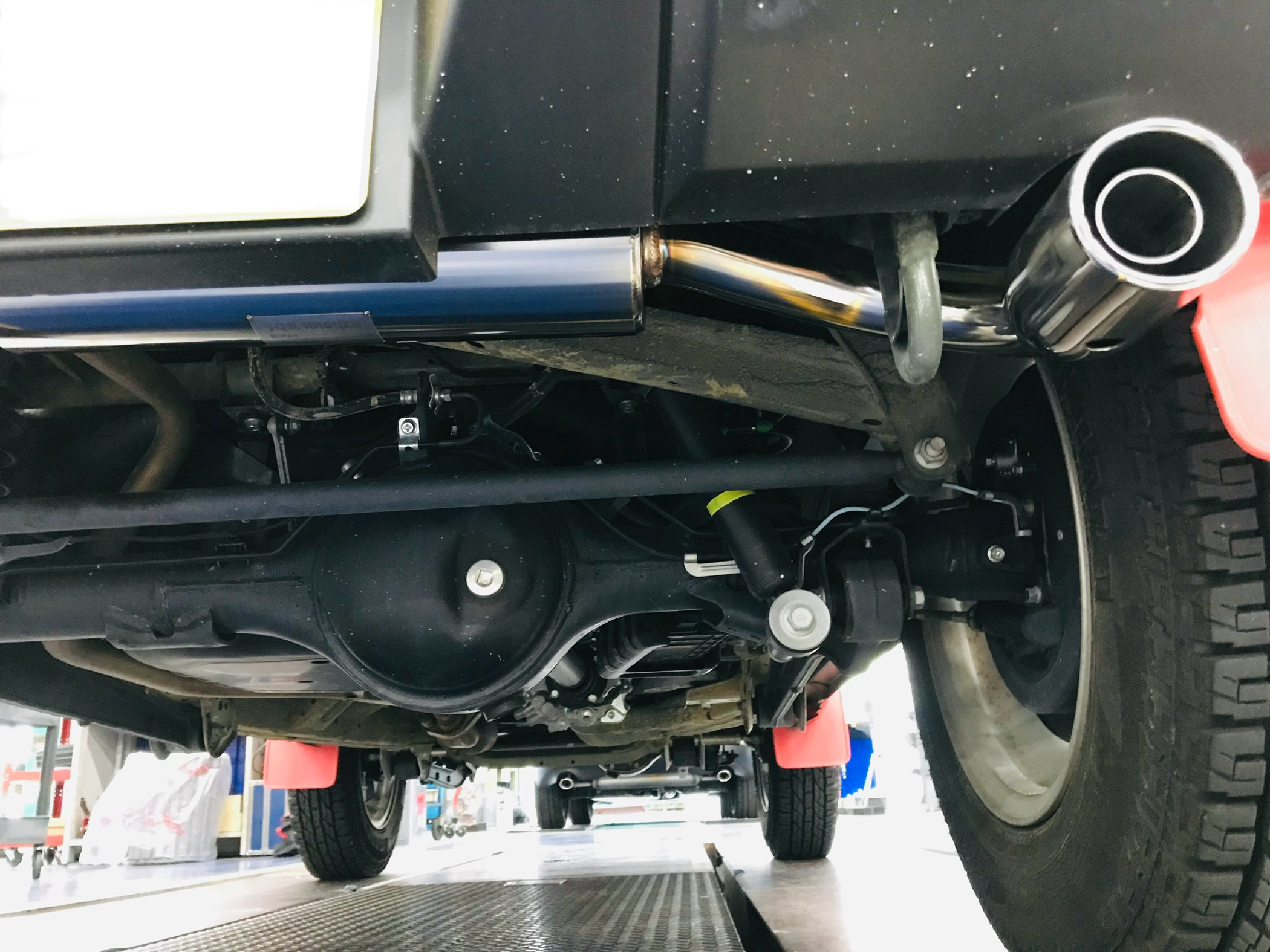 JB64 ジムニーAPIOマフラー取り付け