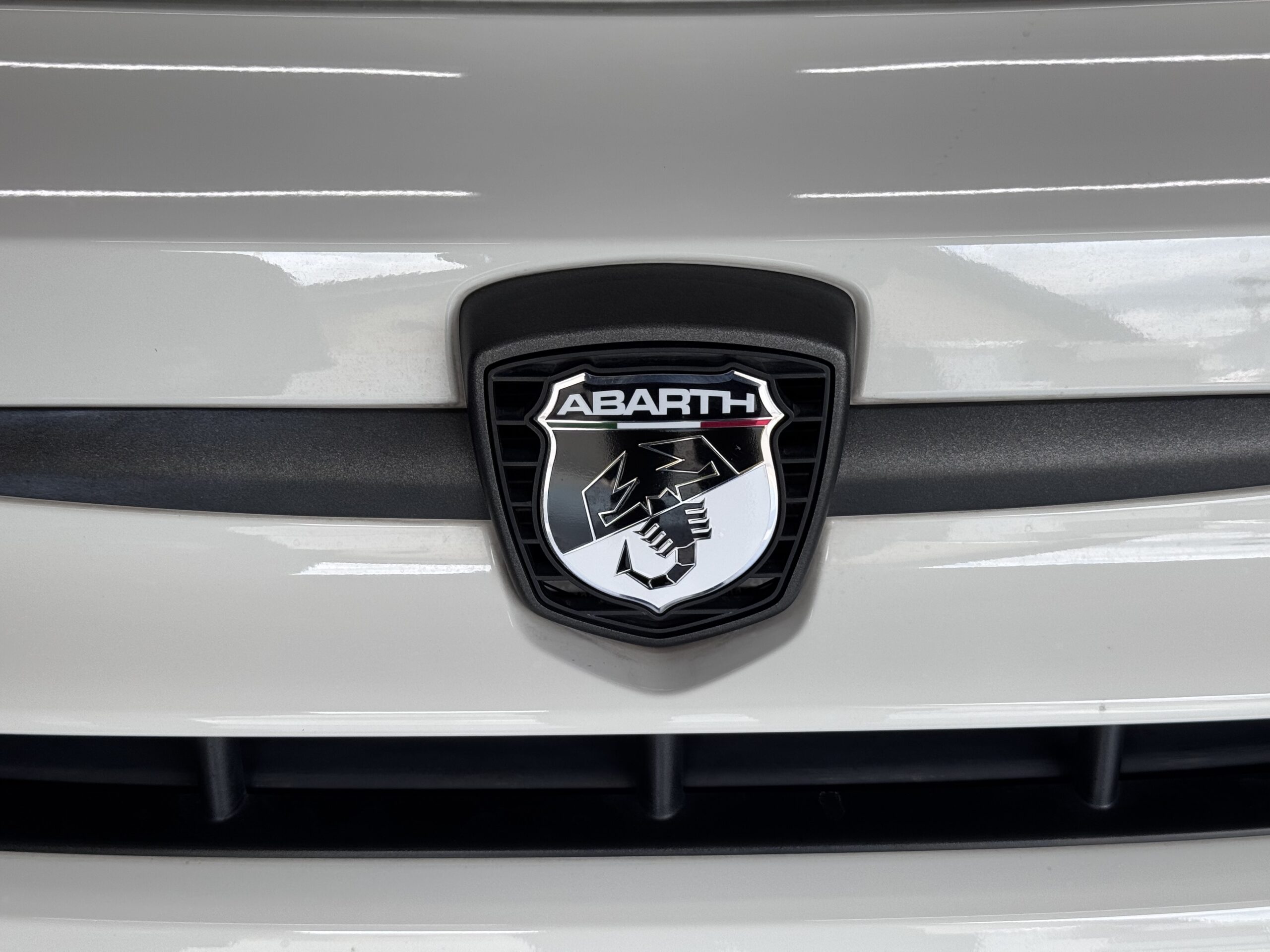 ABARTH595 ラヴォーノでイメージチェンジ・乗り心地改善