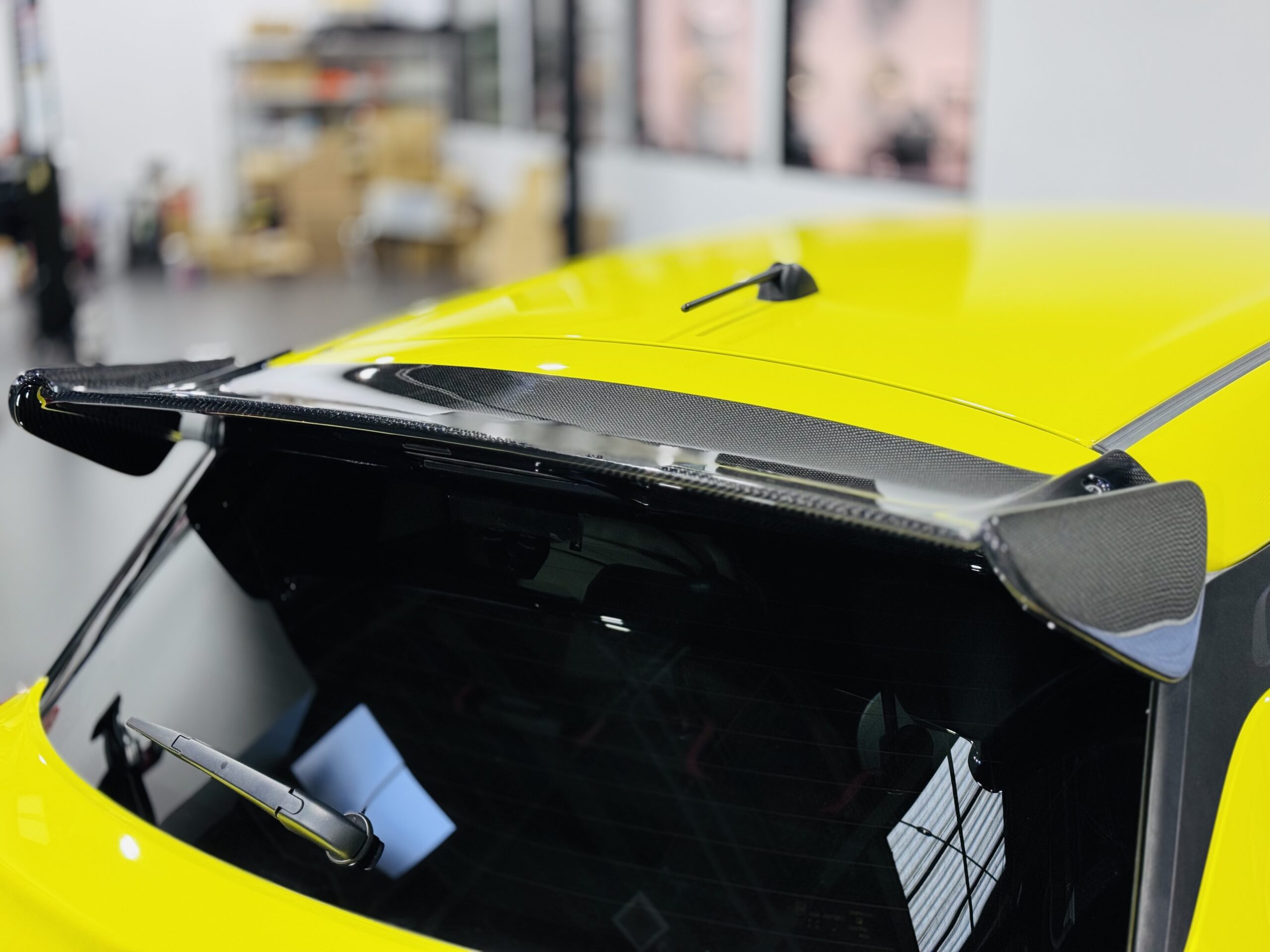 ZC33SスイフトスポーツにGReddyエアロキット リアウィングスポイラー取付け