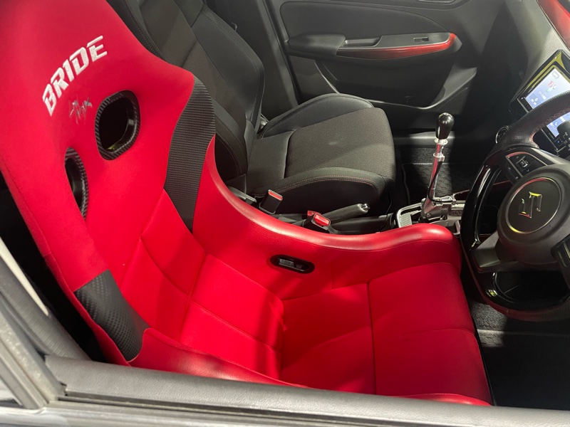 ZC33Sスイフトスポーツ ウルトラシフター & BRIDE