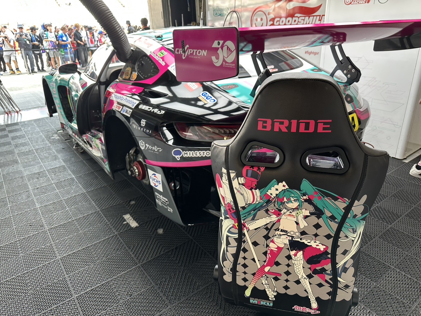 BRIDE×レーシングミク 最新モデル「ERGOSTER RACING MIKU 2025 Ver.」発売！