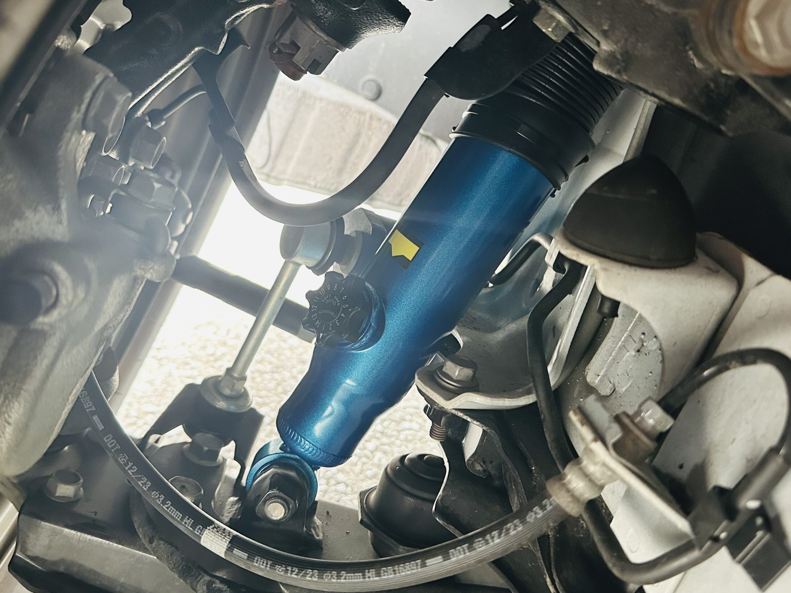 200系ハイエースのショックアブソバー交換