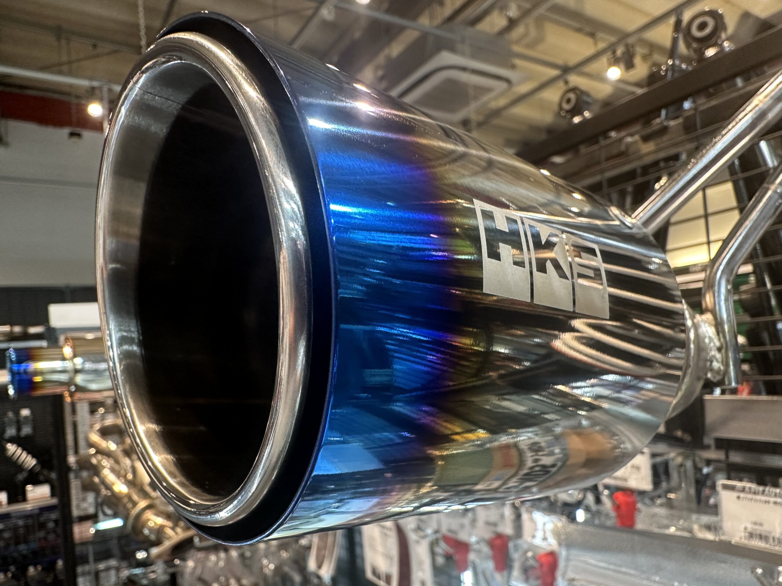 NDロードスターにマフラー取り付け