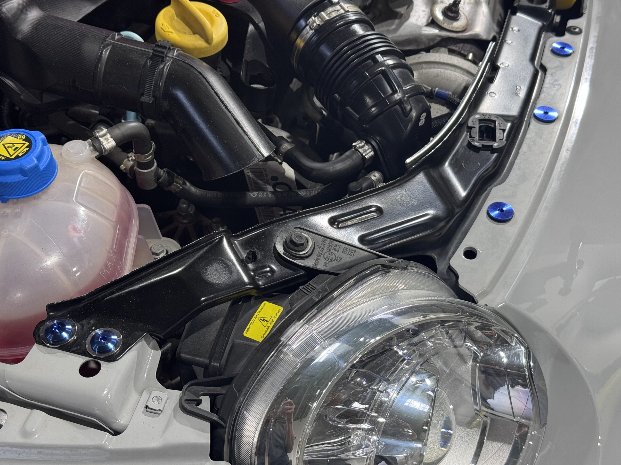 ABARTH595 APITオリジナルチタンボルトセット＆Forgeターボブランケット