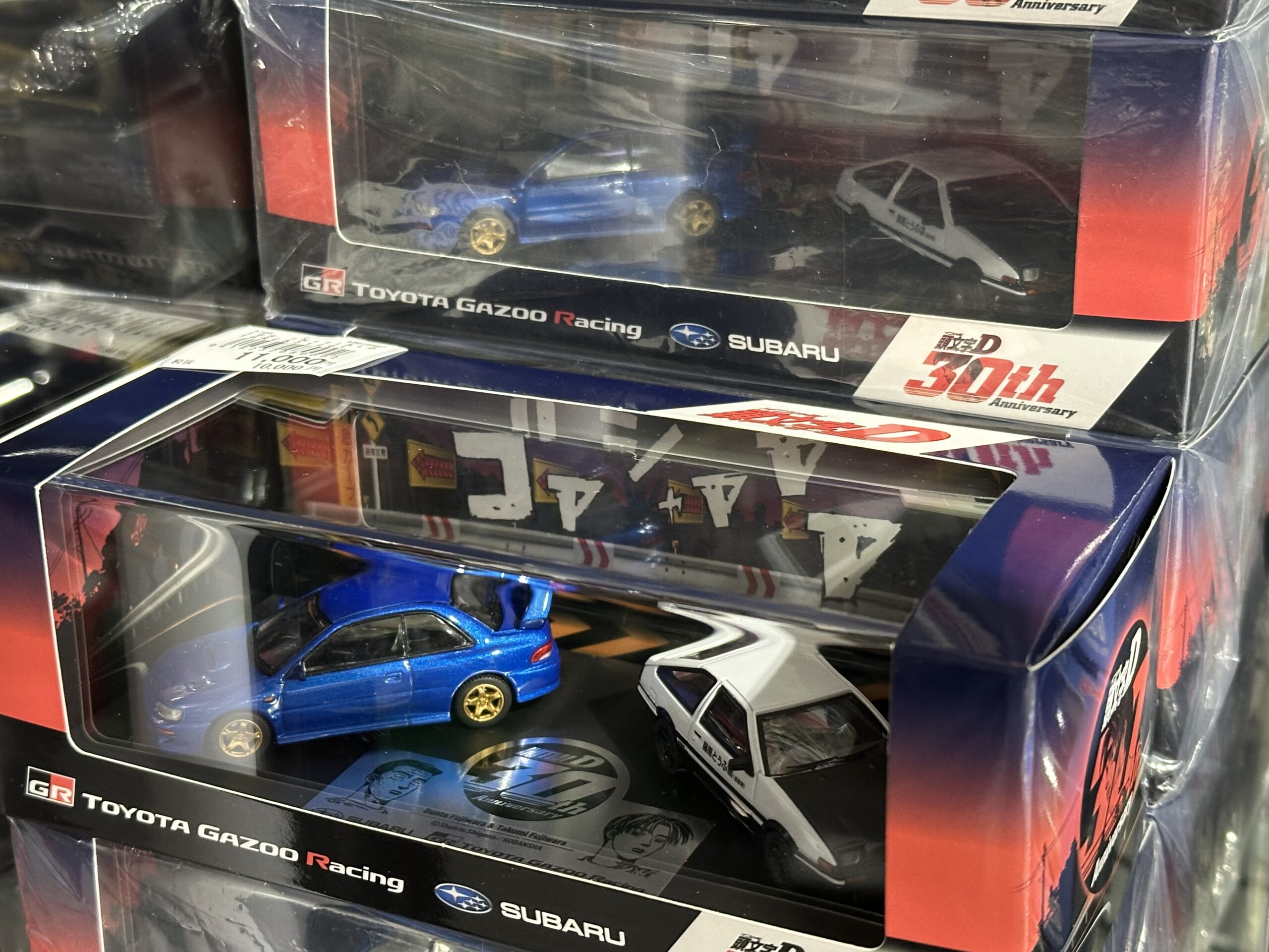 「頭文字D 30th 1/64 Trueno （AE86）& IMPREZA（GC8）」