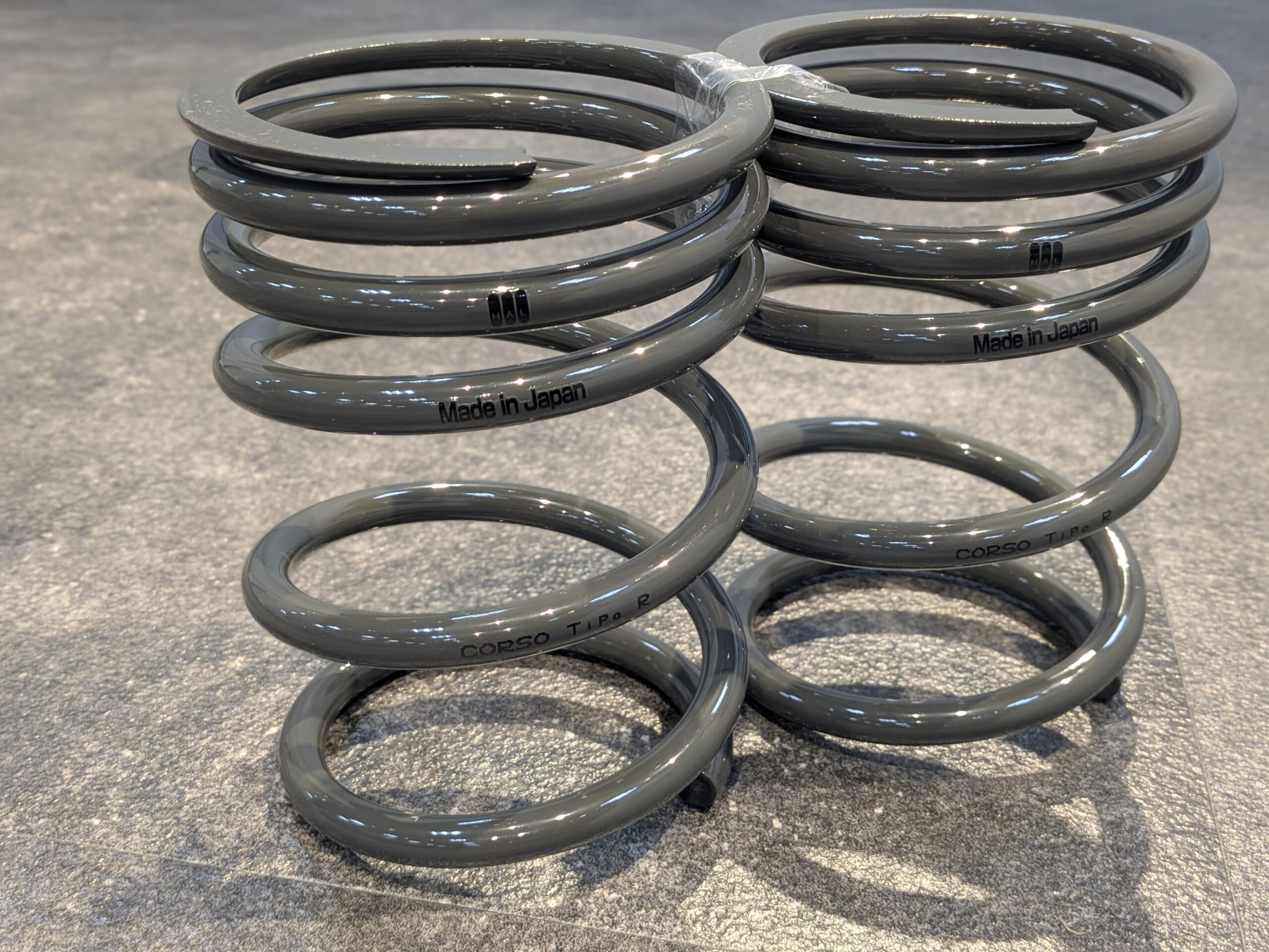 APITオリジナル新商品アバルト595リヤスプリング！！　BLITZ車高調専用