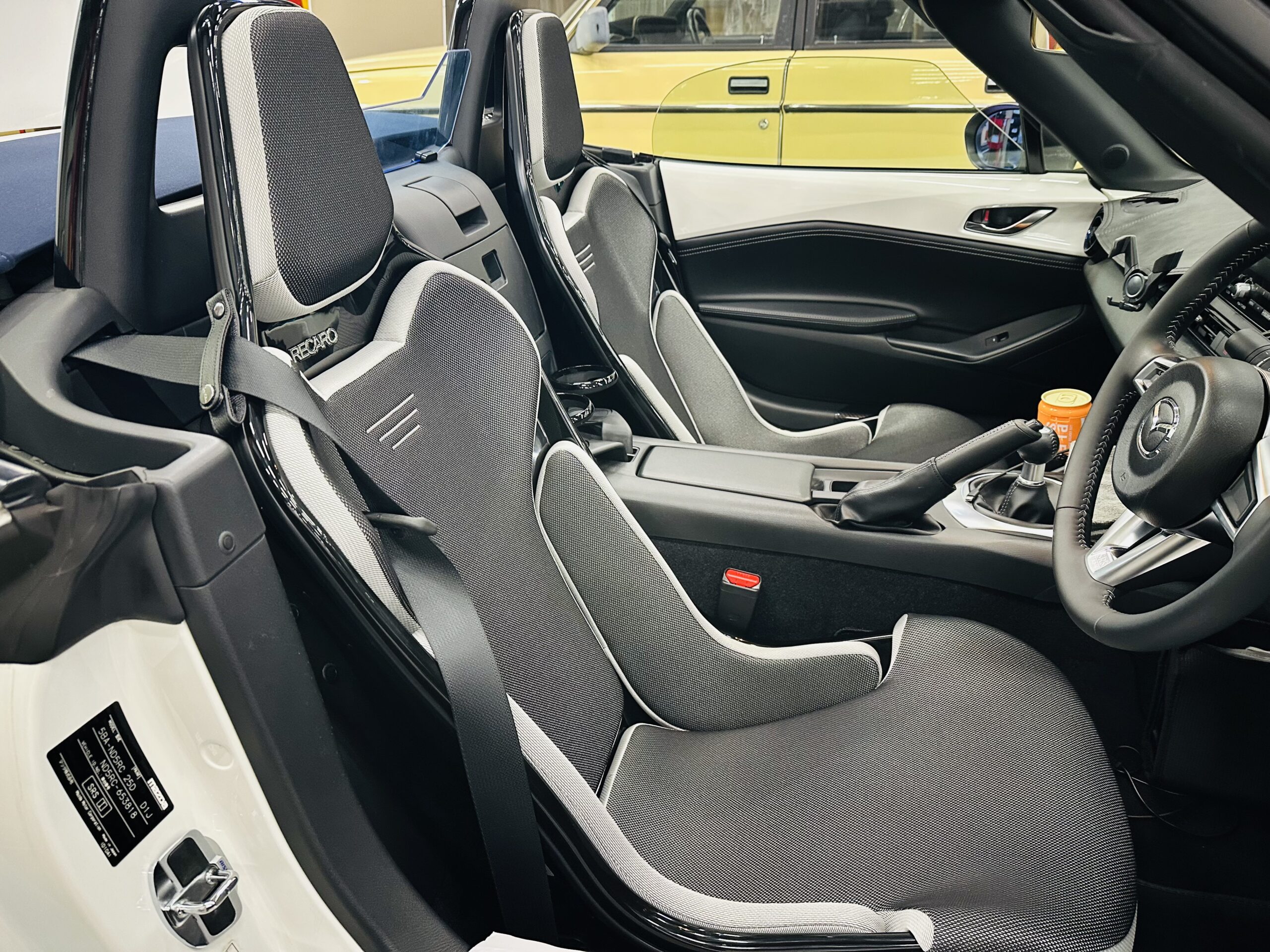 NDロードスターにRECARO取り付け