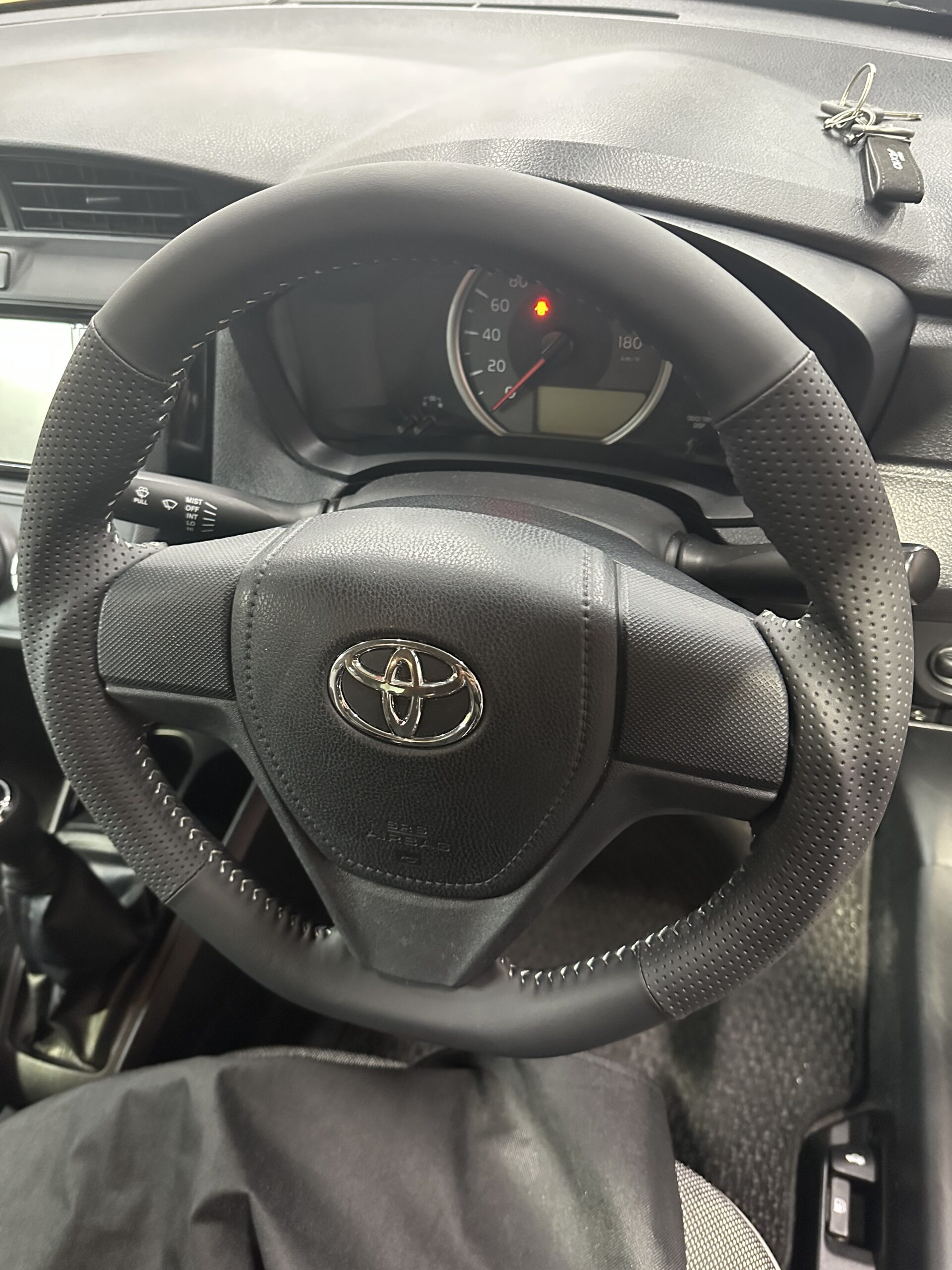 カローラアクシオのステアリング交換