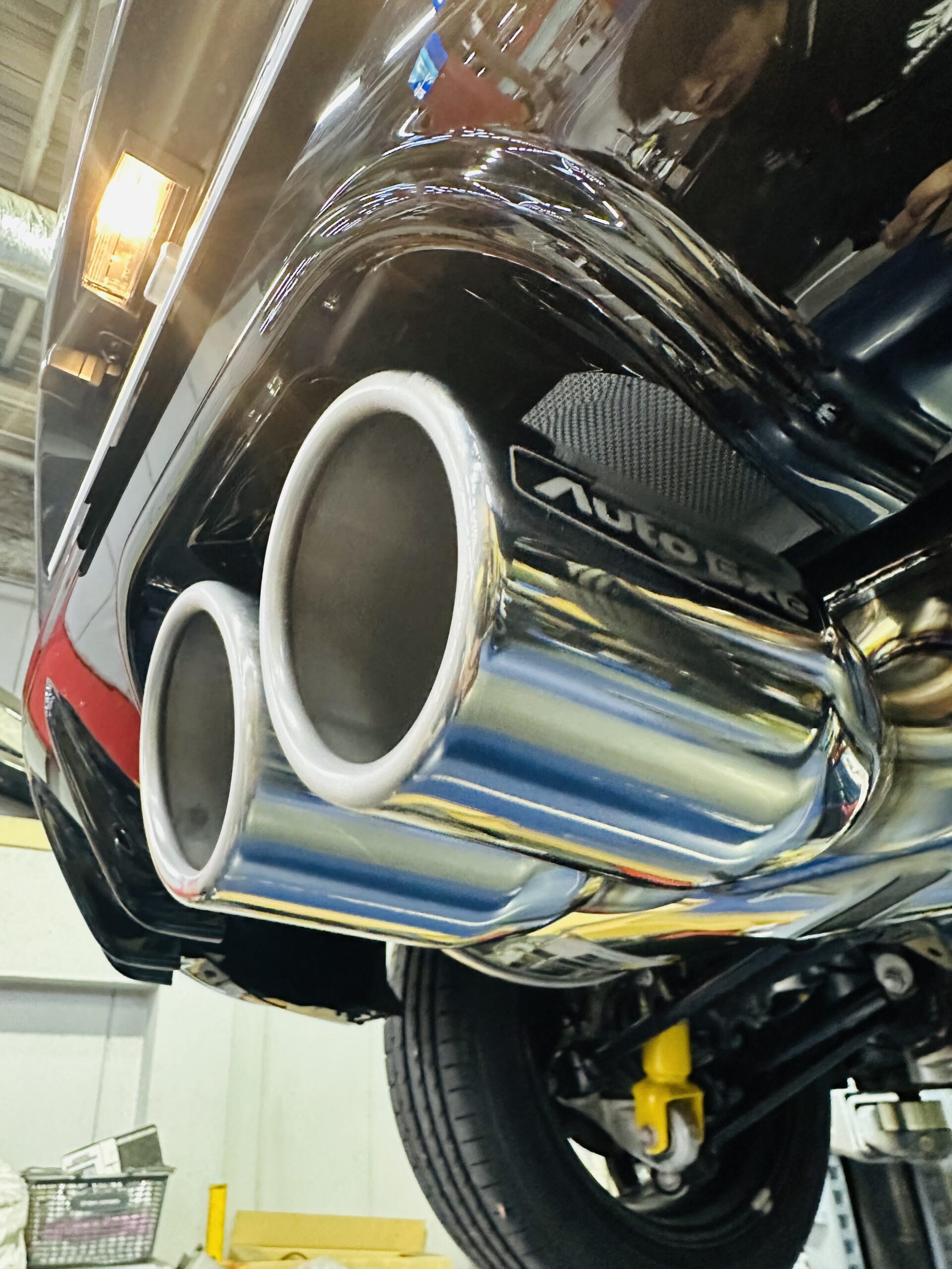 NDロードスターにマフラー取り付け