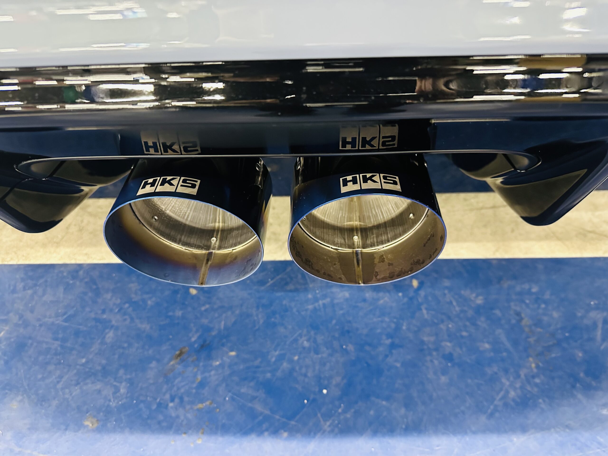 シビックTYPE Rにマフラーを取り付け