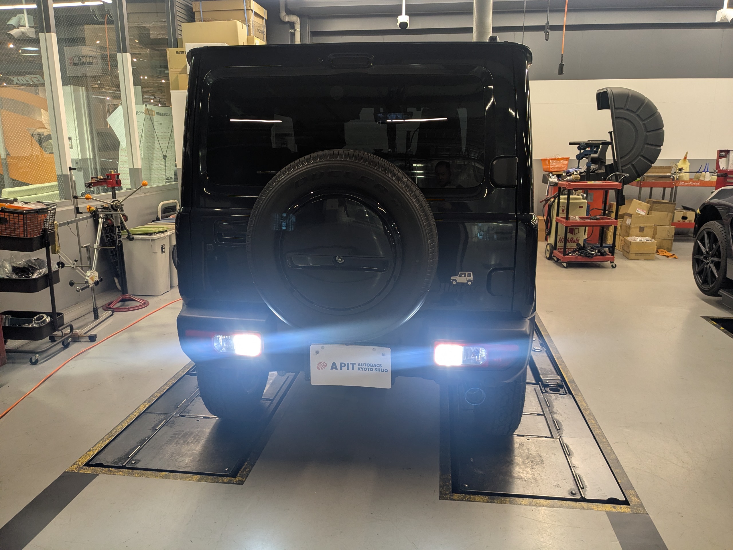 スズキ　ジムニー×柿本マフラー＆バックランプLED化