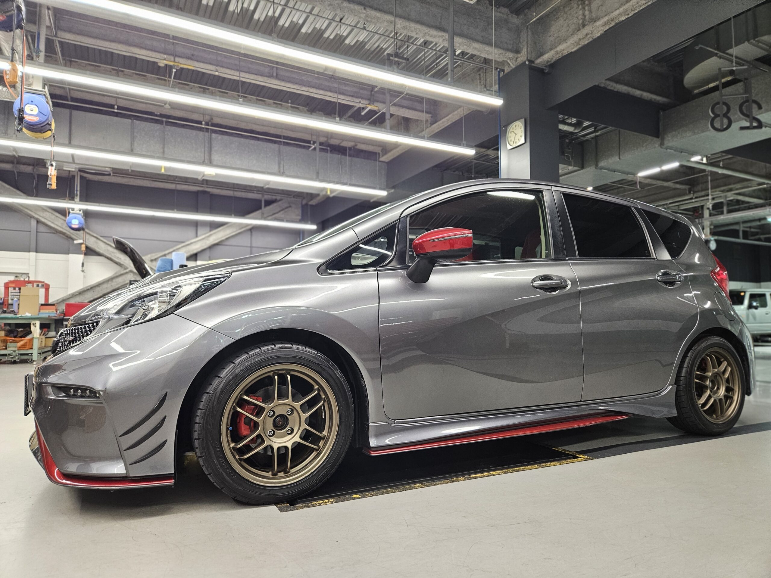 NOTE NISMO × NISMO GT Shift Knob Titanium ＆ Shift Knob Collar