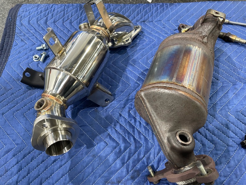 ZC33Sスイフトスポーツ GReddyキャタライザー