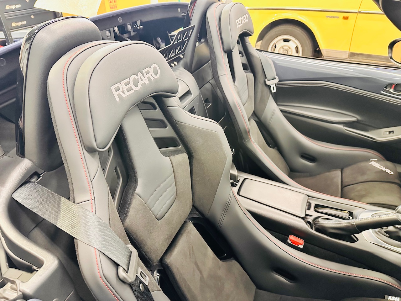 NDロードスターにRECARO取り付け