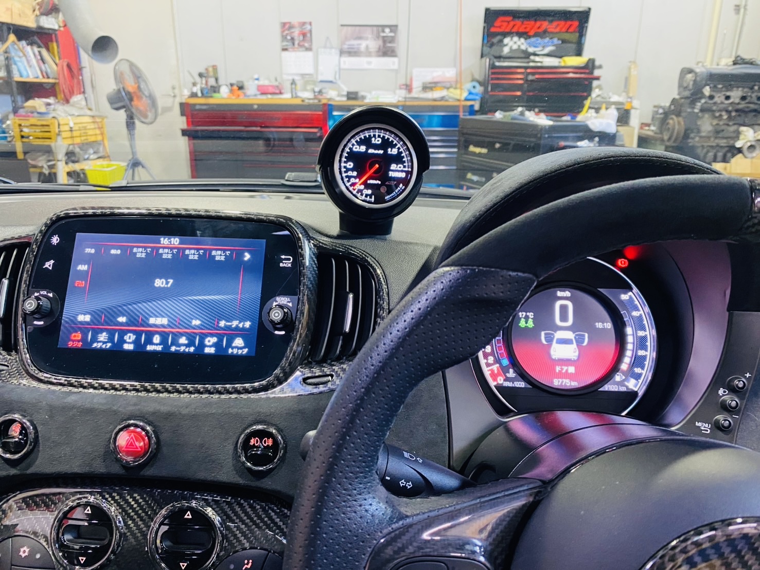 ABARTH695にブースト計取り付け