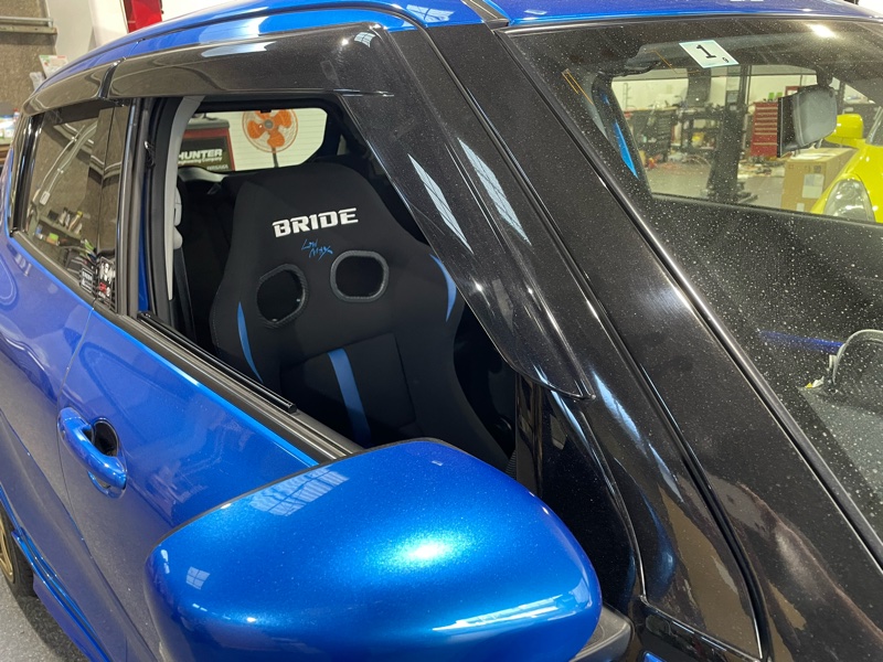 ZC33Sスイフトスポーツ BRIDE STRADIAⅢ REIMS