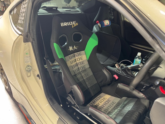 ZN6 86にBRIDE STRADIA Ⅲ KING