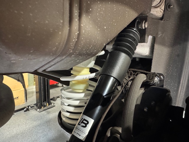 ABARTH F595C ラヴォーノサスペンションキットプラス取付け | A PIT