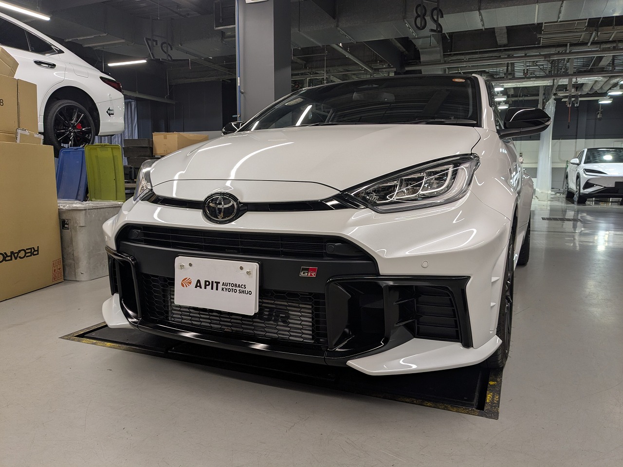 ZC33SにAPITオリジナルリヤガーニーフラップ | A PIT AUTOBACS