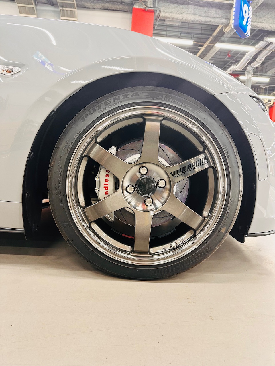 NDロードスターにキャリパーキット取り付け