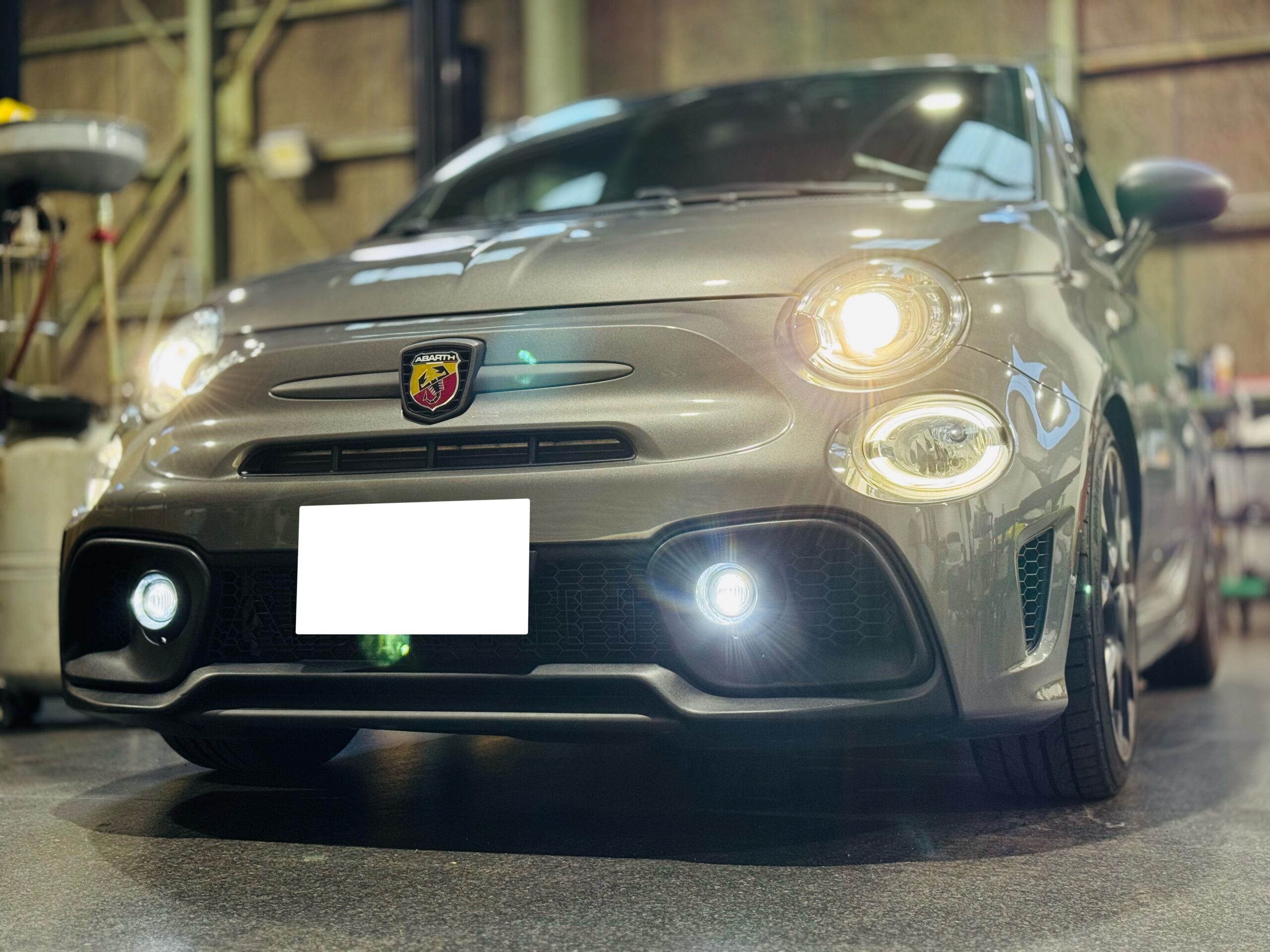 ABARTH595LEDフォグランプバルブ交換