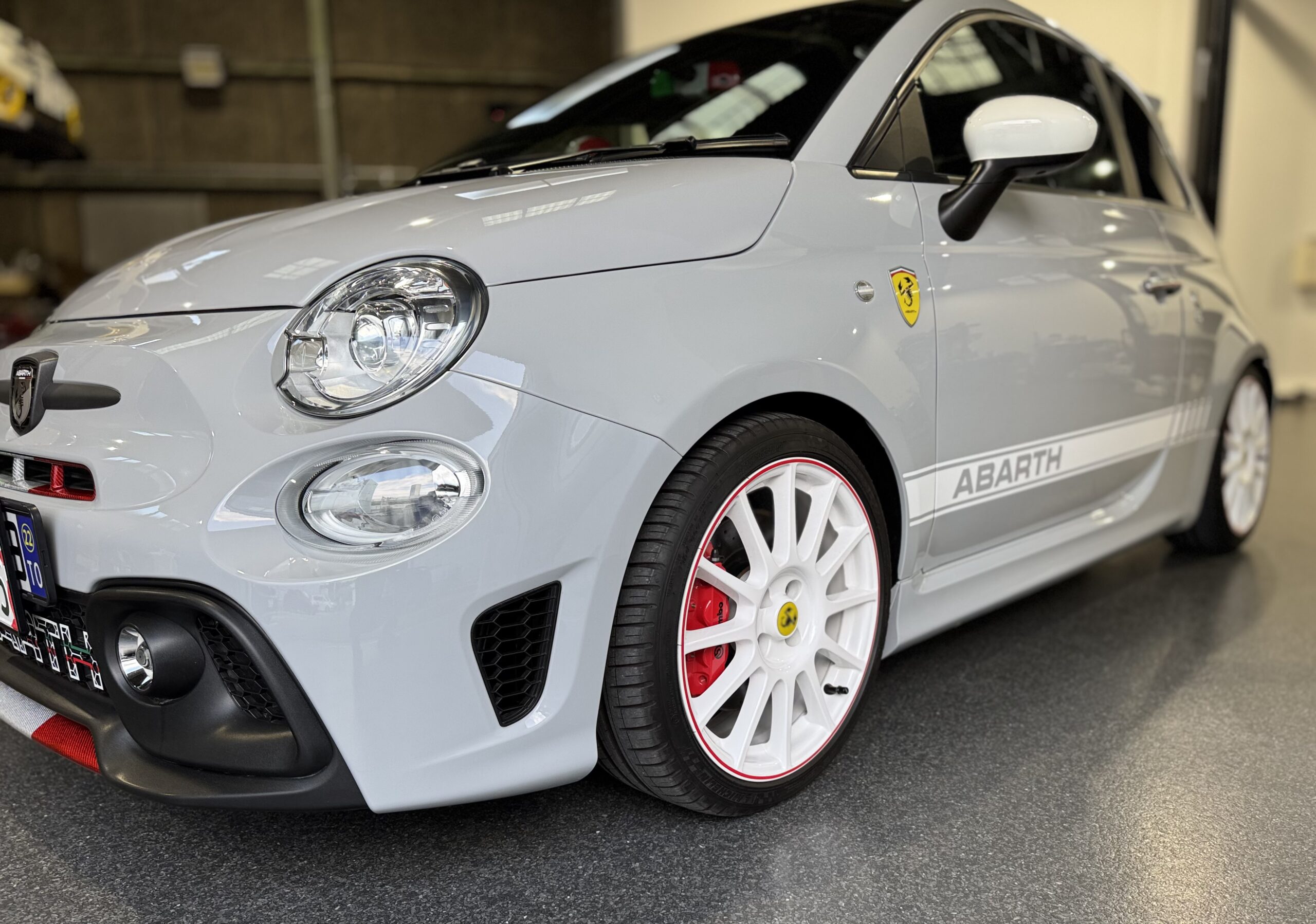 ABARTH 695 車高調取付け