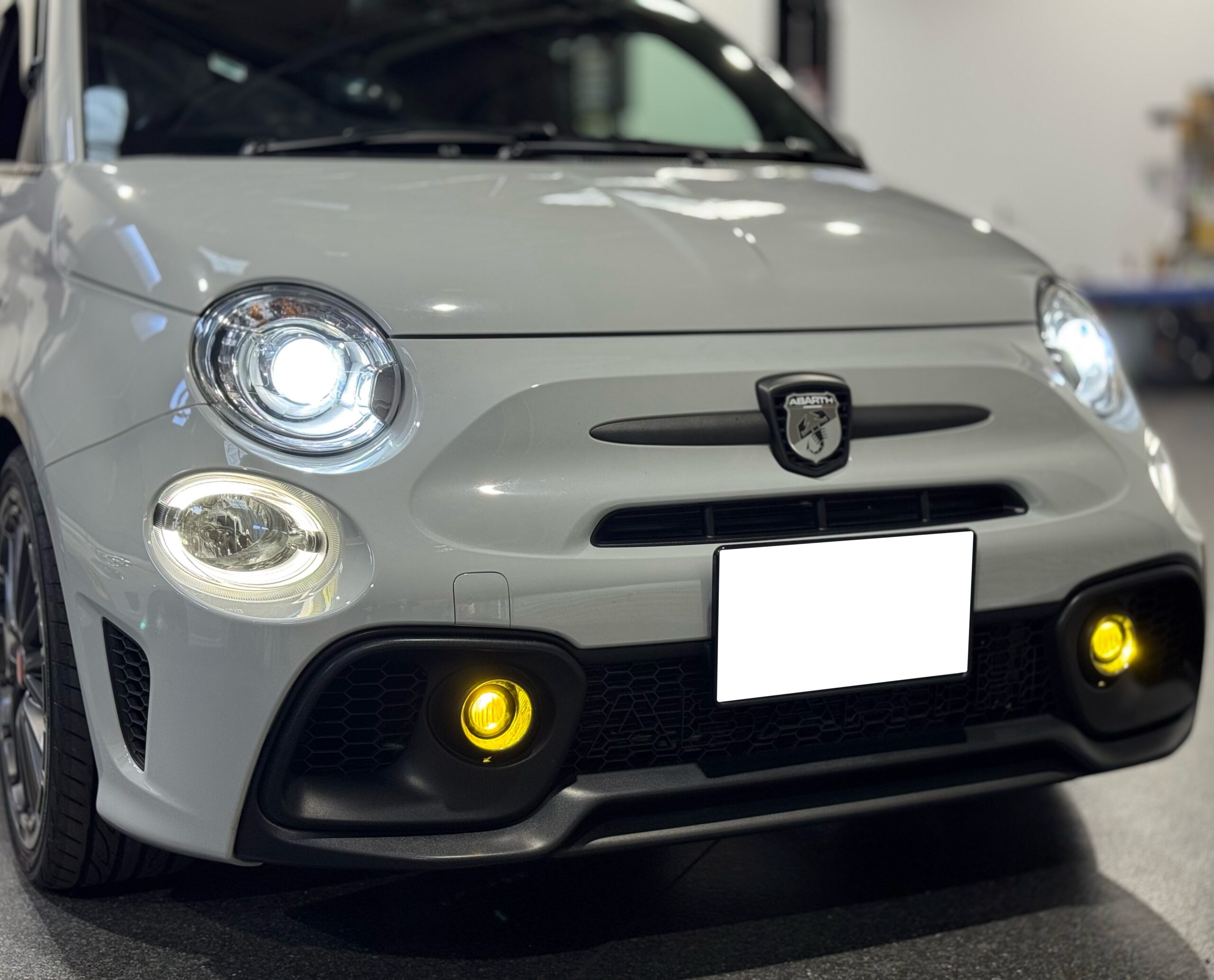 ABARTH595 LEDバルブ交換
