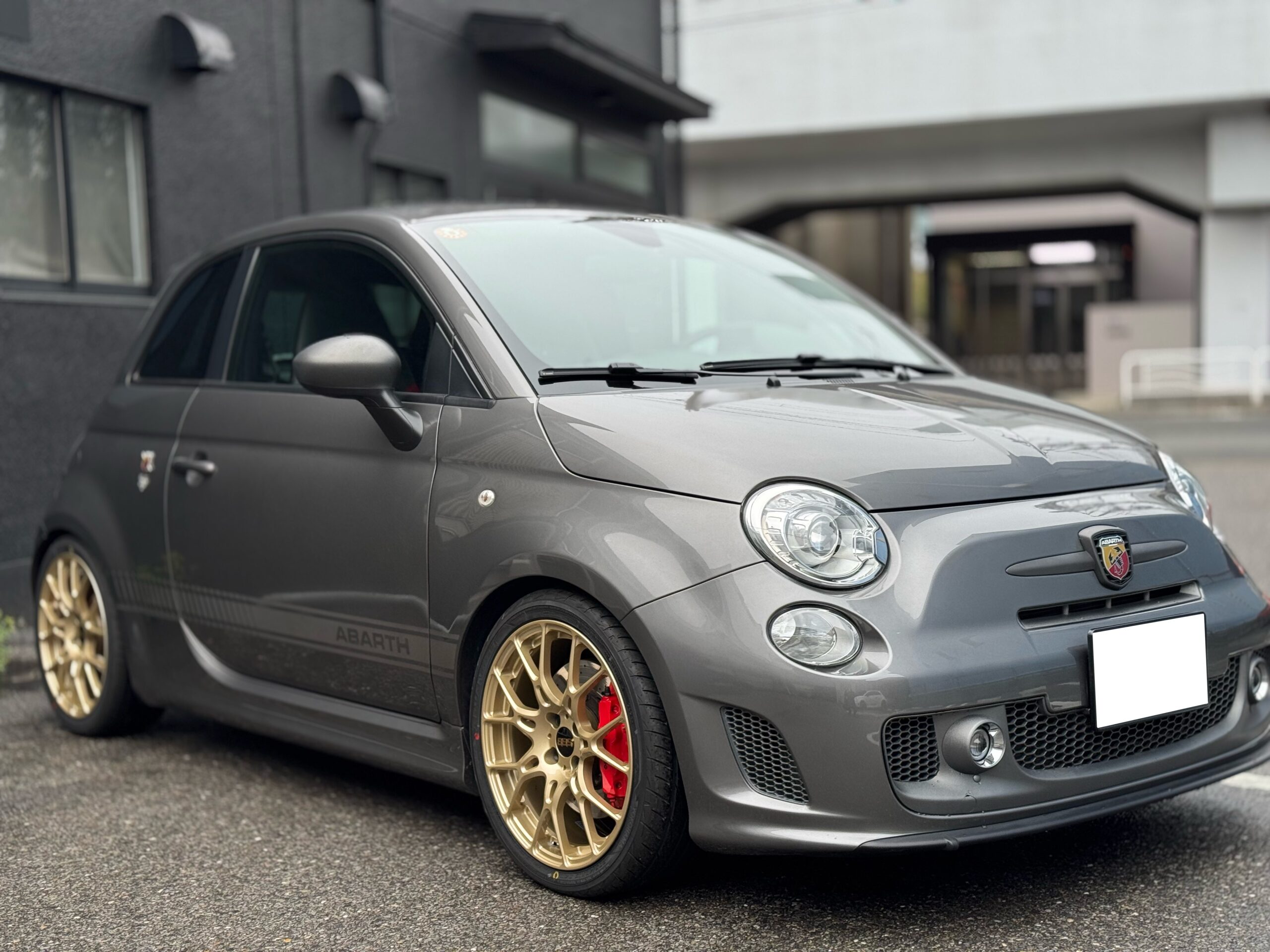 ABARTH595車高調、タイヤアルミ交換