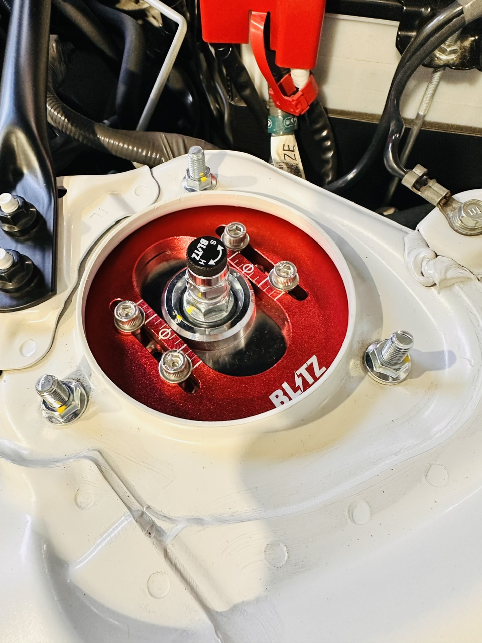 GR86に車高調取り付け