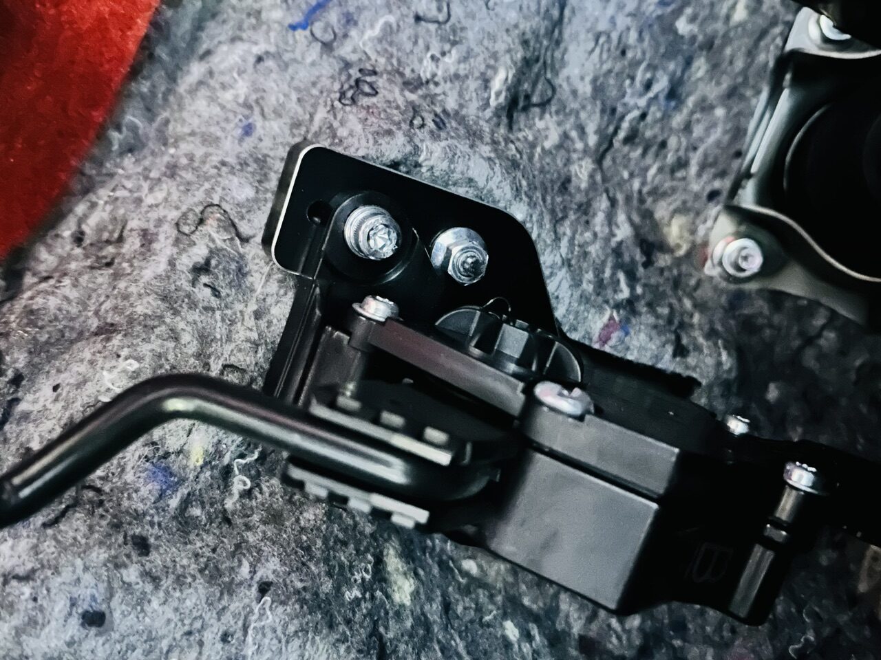 GR86にアクセルペダルスペーサ取り付け